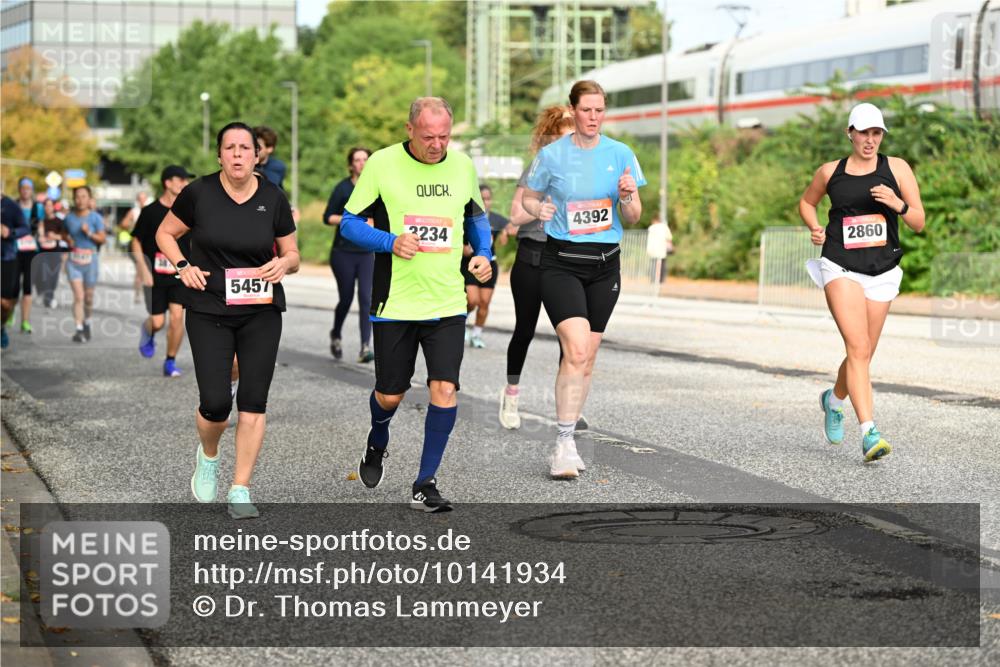 06.09.2026 - CURREX Alsterlauf Dr. Thomas Lammeyer http://msf.ph/oto/10141934 06.09.2026 10:11:10 Laufen 10, 3234, 5457, 4392, 2860 meine-sportfotos.de