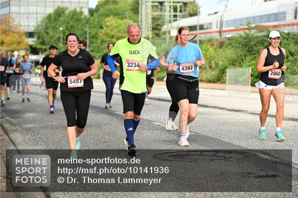 06.09.2026 - CURREX Alsterlauf Dr. Thomas Lammeyer http://msf.ph/oto/10141936 06.09.2026 10:11:10 Laufen 3234, 4392, 2860, 5457 meine-sportfotos.de