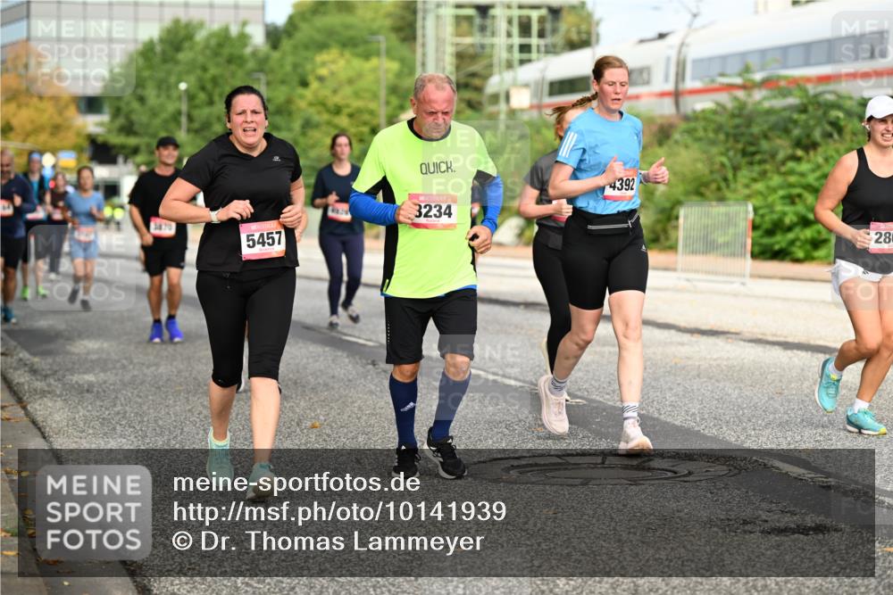 06.09.2026 - CURREX Alsterlauf Dr. Thomas Lammeyer http://msf.ph/oto/10141939 06.09.2026 10:11:11 Laufen 3470, 5457, 3234, 4392, 280 meine-sportfotos.de