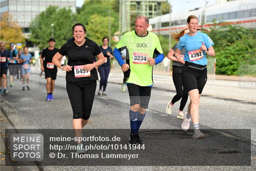 06.09.2026 - CURREX Alsterlauf Dr. Thomas Lammeyer http://msf.ph/oto/10141944 06.09.2026 10:11:11 Laufen 5457, 3234, 4392 meine-sportfotos.de