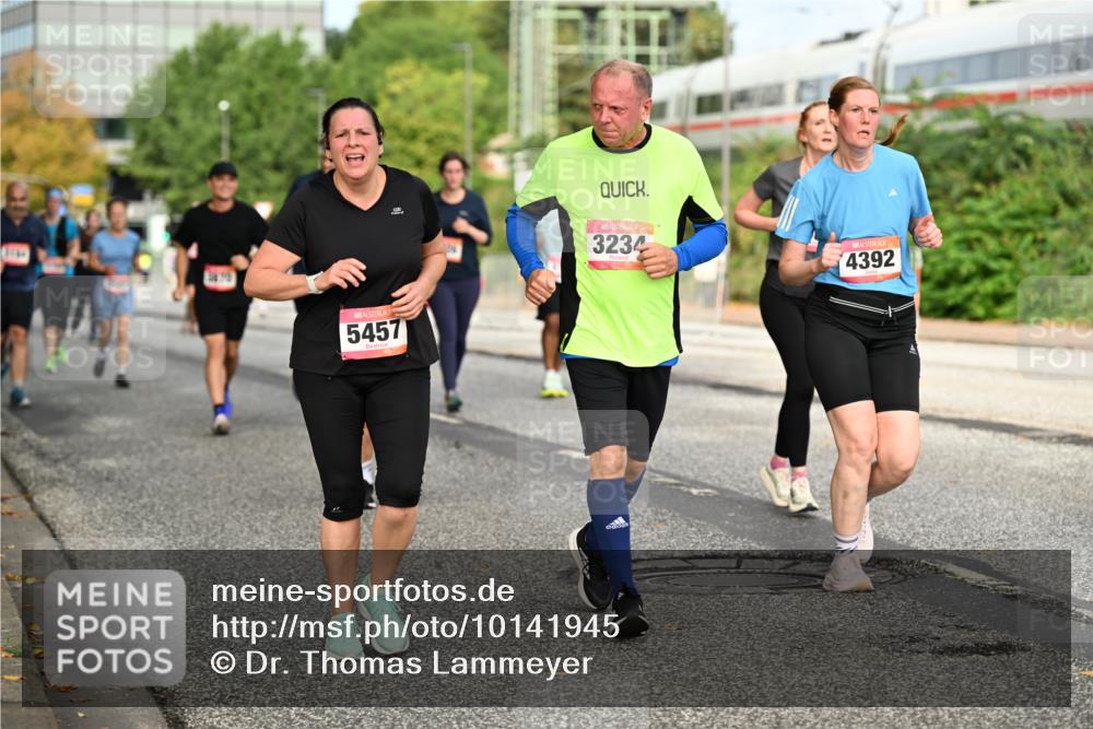 06.09.2026 - CURREX Alsterlauf Dr. Thomas Lammeyer http://msf.ph/oto/10141945 06.09.2026 10:11:11 Laufen 5457, 3234, 4392 meine-sportfotos.de