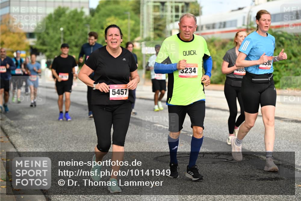 06.09.2026 - CURREX Alsterlauf Dr. Thomas Lammeyer http://msf.ph/oto/10141949 06.09.2026 10:11:12 Laufen 5457, 3234, 592, 4085 meine-sportfotos.de