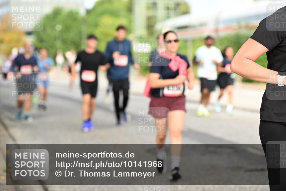 06.09.2026 - CURREX Alsterlauf Dr. Thomas Lammeyer http://msf.ph/oto/10141968 06.09.2026 10:11:13 Laufen  meine-sportfotos.de