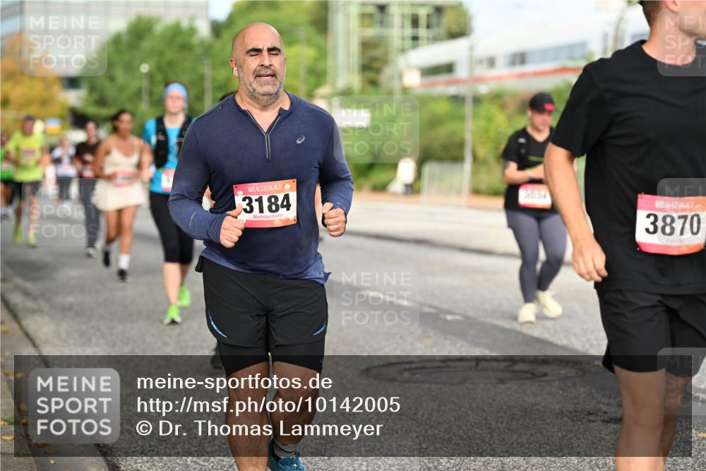 06.09.2026 - CURREX Alsterlauf Dr. Thomas Lammeyer http://msf.ph/oto/10142005 06.09.2026 10:11:18 Laufen 3184, 3870 meine-sportfotos.de