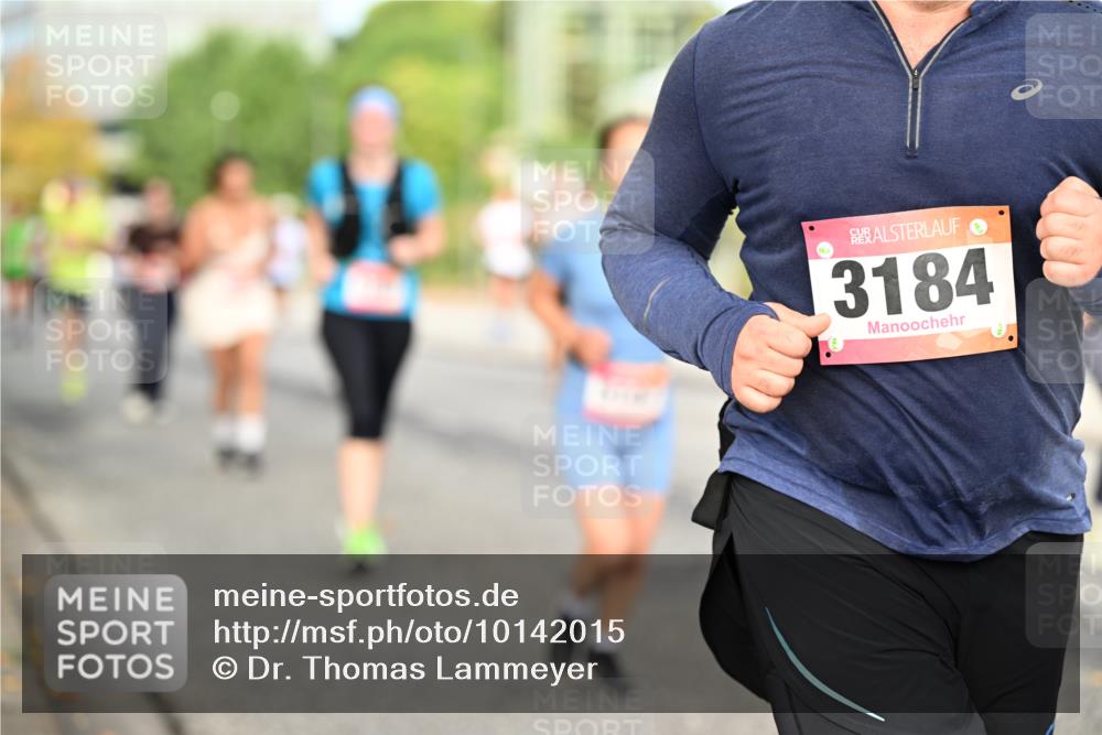 06.09.2026 - CURREX Alsterlauf Dr. Thomas Lammeyer http://msf.ph/oto/10142015 06.09.2026 10:11:19 Laufen 3184 meine-sportfotos.de
