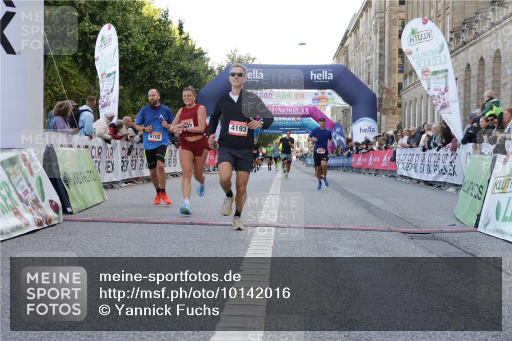 06.09.2026 - CURREX Alsterlauf Yannick Fuchs http://msf.ph/oto/10142016 06.09.2026 09:46:51 Ziel 3432, 3617, 3678, 4311, 4716, 4890, 5198, 5731, 6162, 6255, 8092, 8249 meine-sportfotos.de