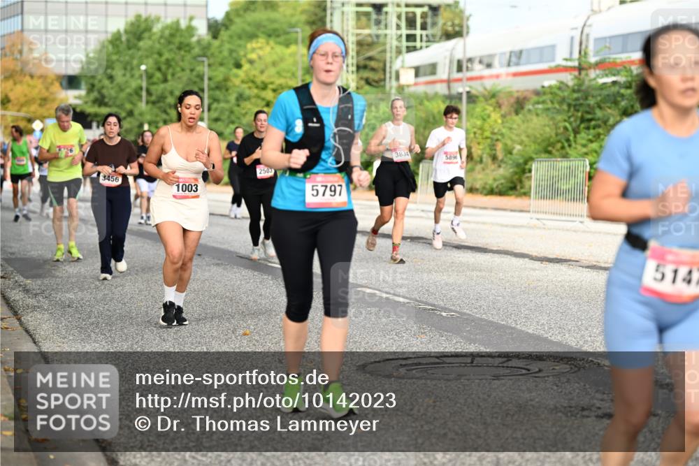 06.09.2026 - CURREX Alsterlauf Dr. Thomas Lammeyer http://msf.ph/oto/10142023 06.09.2026 10:11:20 Laufen 0, 3456, 1003, 2503, 3834, 5797, 5896, 514 meine-sportfotos.de