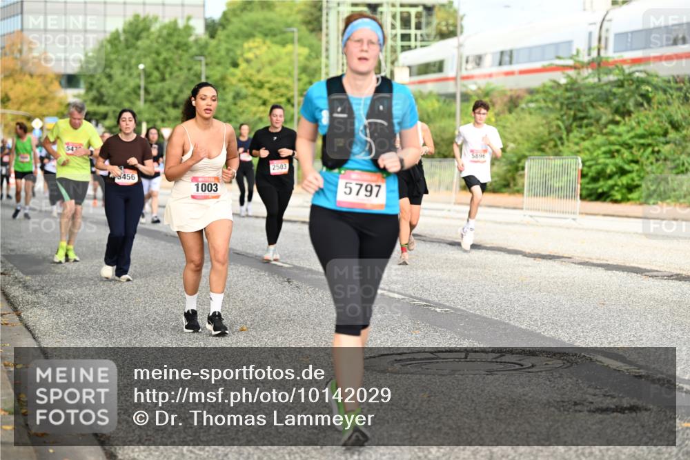 06.09.2026 - CURREX Alsterlauf Dr. Thomas Lammeyer http://msf.ph/oto/10142029 06.09.2026 10:11:20 Laufen 456, 1003, 2503, 5797, 5896 meine-sportfotos.de
