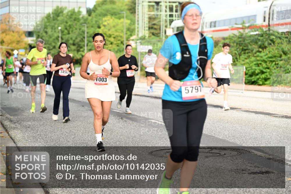 06.09.2026 - CURREX Alsterlauf Dr. Thomas Lammeyer http://msf.ph/oto/10142035 06.09.2026 10:11:21 Laufen 3456, 1003, 2503, 5797, 5896 meine-sportfotos.de
