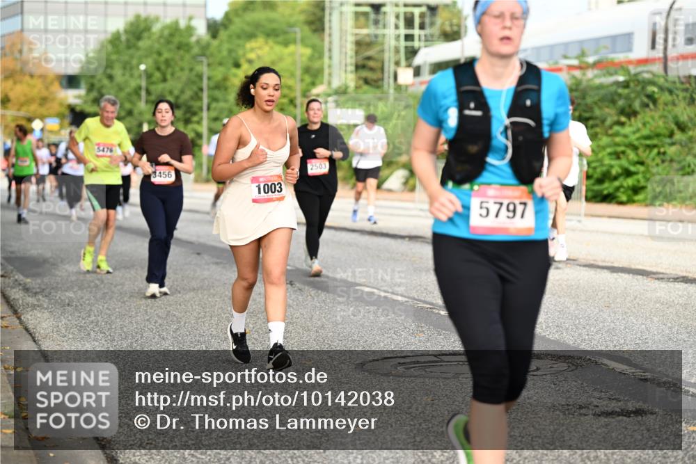 06.09.2026 - CURREX Alsterlauf Dr. Thomas Lammeyer http://msf.ph/oto/10142038 06.09.2026 10:11:21 Laufen 5476, 3456, 1003, 2503, 5797 meine-sportfotos.de