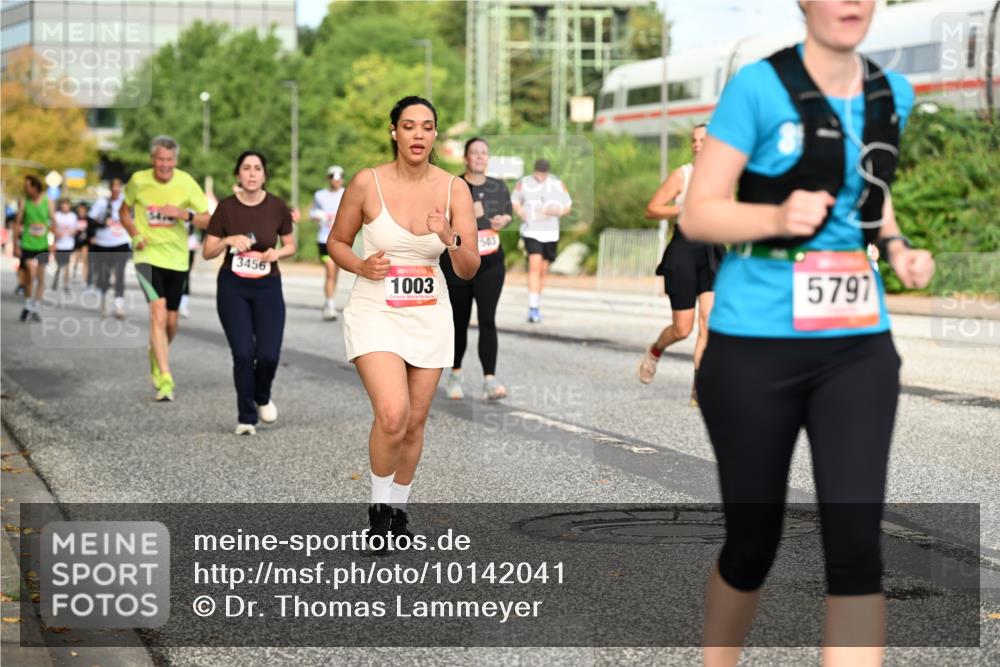 06.09.2026 - CURREX Alsterlauf Dr. Thomas Lammeyer http://msf.ph/oto/10142041 06.09.2026 10:11:21 Laufen 3456, 1003, 5797 meine-sportfotos.de