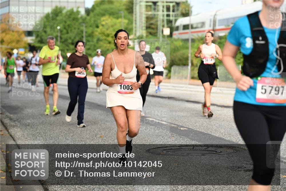 06.09.2026 - CURREX Alsterlauf Dr. Thomas Lammeyer http://msf.ph/oto/10142045 06.09.2026 10:11:22 Laufen 1003, 3834, 5797 meine-sportfotos.de