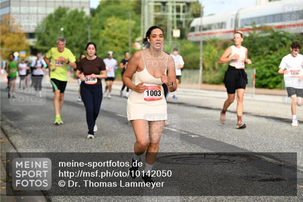 06.09.2026 - CURREX Alsterlauf Dr. Thomas Lammeyer http://msf.ph/oto/10142050 06.09.2026 10:11:22 Laufen 3456, 1003, 5896 meine-sportfotos.de