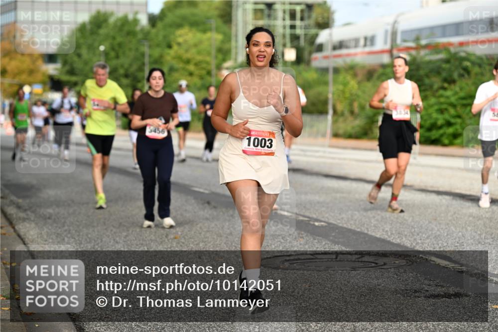 06.09.2026 - CURREX Alsterlauf Dr. Thomas Lammeyer http://msf.ph/oto/10142051 06.09.2026 10:11:22 Laufen 3456, 1003 meine-sportfotos.de