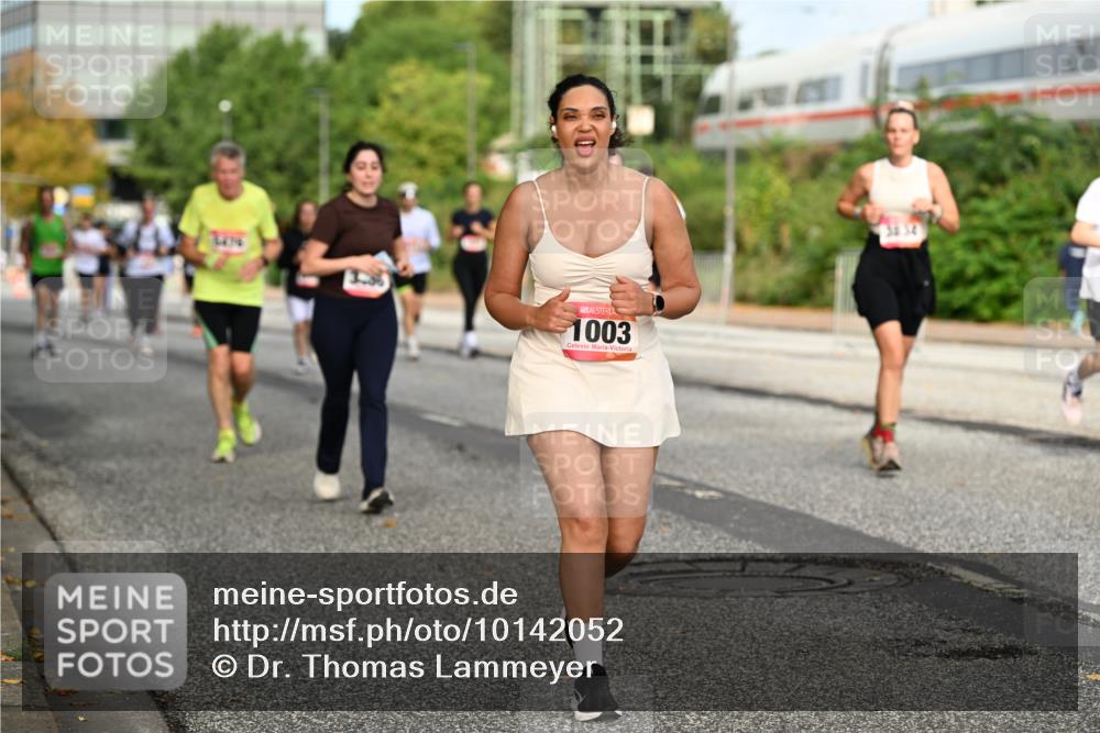 06.09.2026 - CURREX Alsterlauf Dr. Thomas Lammeyer http://msf.ph/oto/10142052 06.09.2026 10:11:22 Laufen 1003, 38, 34 meine-sportfotos.de