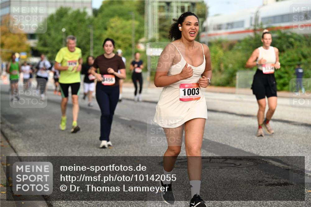 06.09.2026 - CURREX Alsterlauf Dr. Thomas Lammeyer http://msf.ph/oto/10142055 06.09.2026 10:11:23 Laufen 3456, 1003, 30, 34 meine-sportfotos.de