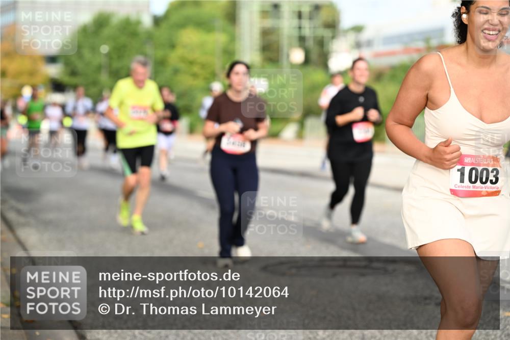 06.09.2026 - CURREX Alsterlauf Dr. Thomas Lammeyer http://msf.ph/oto/10142064 06.09.2026 10:11:24 Laufen 1003 meine-sportfotos.de