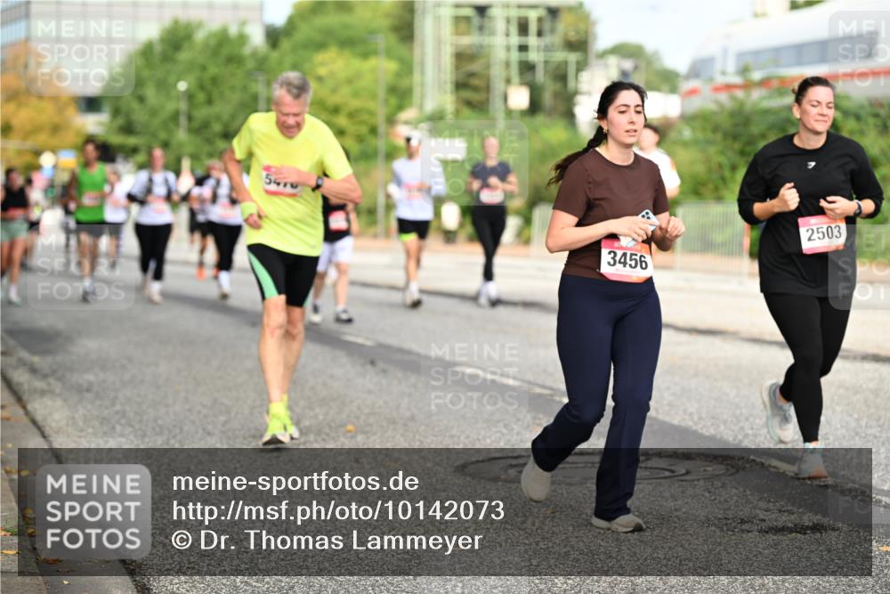 06.09.2026 - CURREX Alsterlauf Dr. Thomas Lammeyer http://msf.ph/oto/10142073 06.09.2026 10:11:25 Laufen 2503, 3456 meine-sportfotos.de