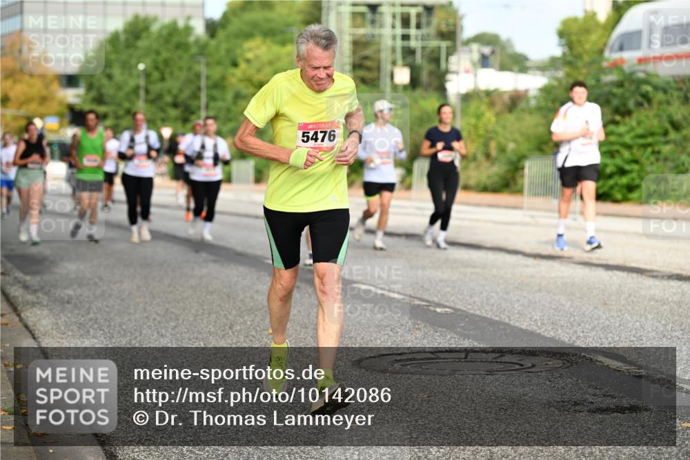 06.09.2026 - CURREX Alsterlauf Dr. Thomas Lammeyer http://msf.ph/oto/10142086 06.09.2026 10:11:26 Laufen 5476 meine-sportfotos.de
