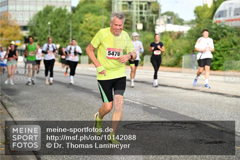 06.09.2026 - CURREX Alsterlauf Dr. Thomas Lammeyer http://msf.ph/oto/10142088 06.09.2026 10:11:26 Laufen 5476 meine-sportfotos.de