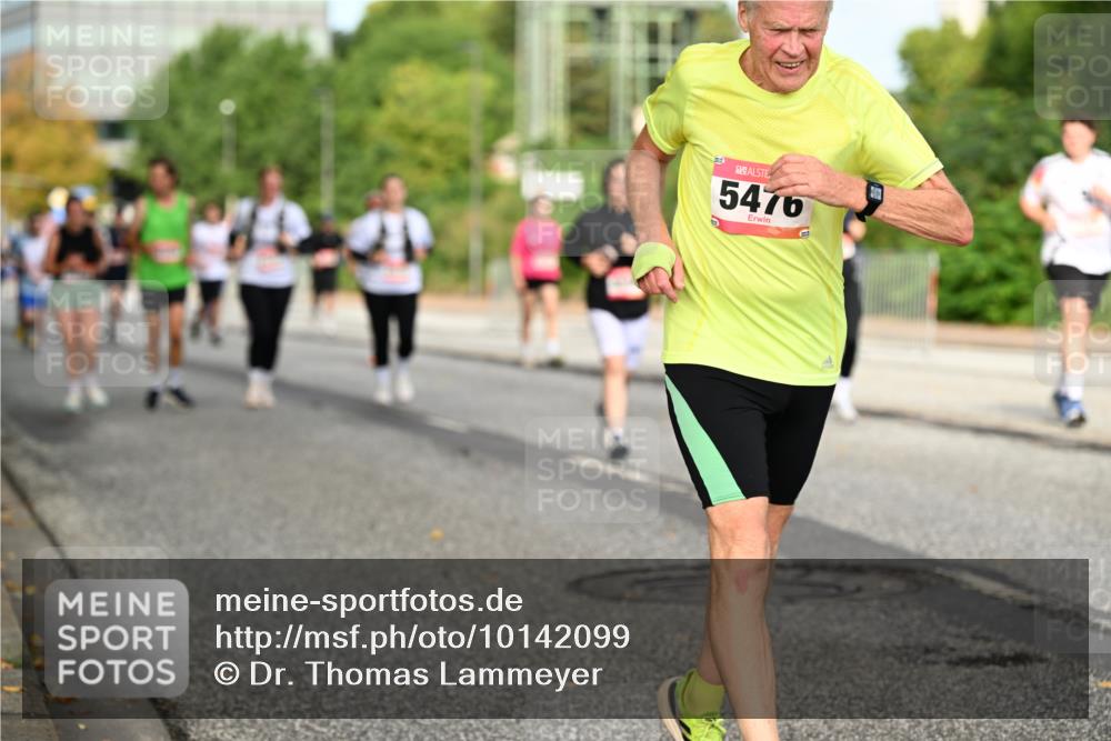 06.09.2026 - CURREX Alsterlauf Dr. Thomas Lammeyer http://msf.ph/oto/10142099 06.09.2026 10:11:27 Laufen 5476 meine-sportfotos.de