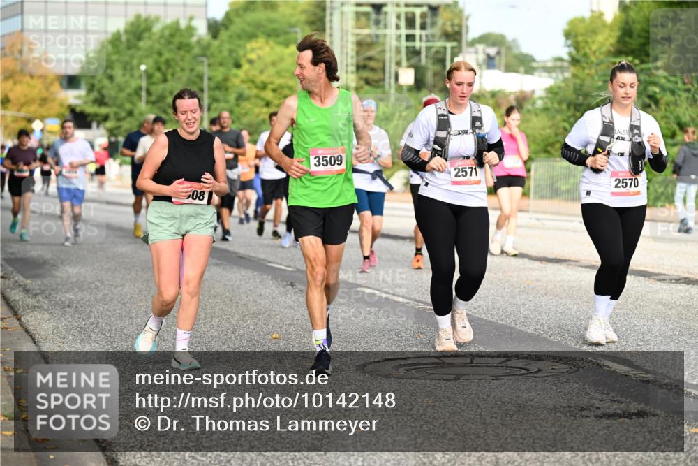 06.09.2026 - CURREX Alsterlauf Dr. Thomas Lammeyer http://msf.ph/oto/10142148 06.09.2026 10:11:32 Laufen 08, 3509, 2571, 2570 meine-sportfotos.de