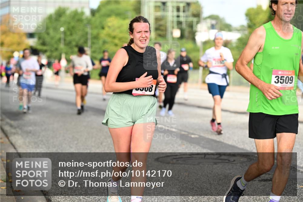 06.09.2026 - CURREX Alsterlauf Dr. Thomas Lammeyer http://msf.ph/oto/10142170 06.09.2026 10:11:34 Laufen 3509 meine-sportfotos.de