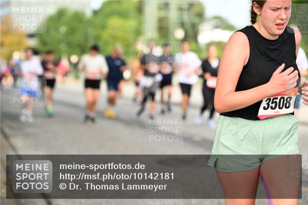 06.09.2026 - CURREX Alsterlauf Dr. Thomas Lammeyer http://msf.ph/oto/10142181 06.09.2026 10:11:35 Laufen 3508 meine-sportfotos.de