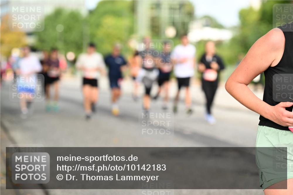 06.09.2026 - CURREX Alsterlauf Dr. Thomas Lammeyer http://msf.ph/oto/10142183 06.09.2026 10:11:36 Laufen  meine-sportfotos.de