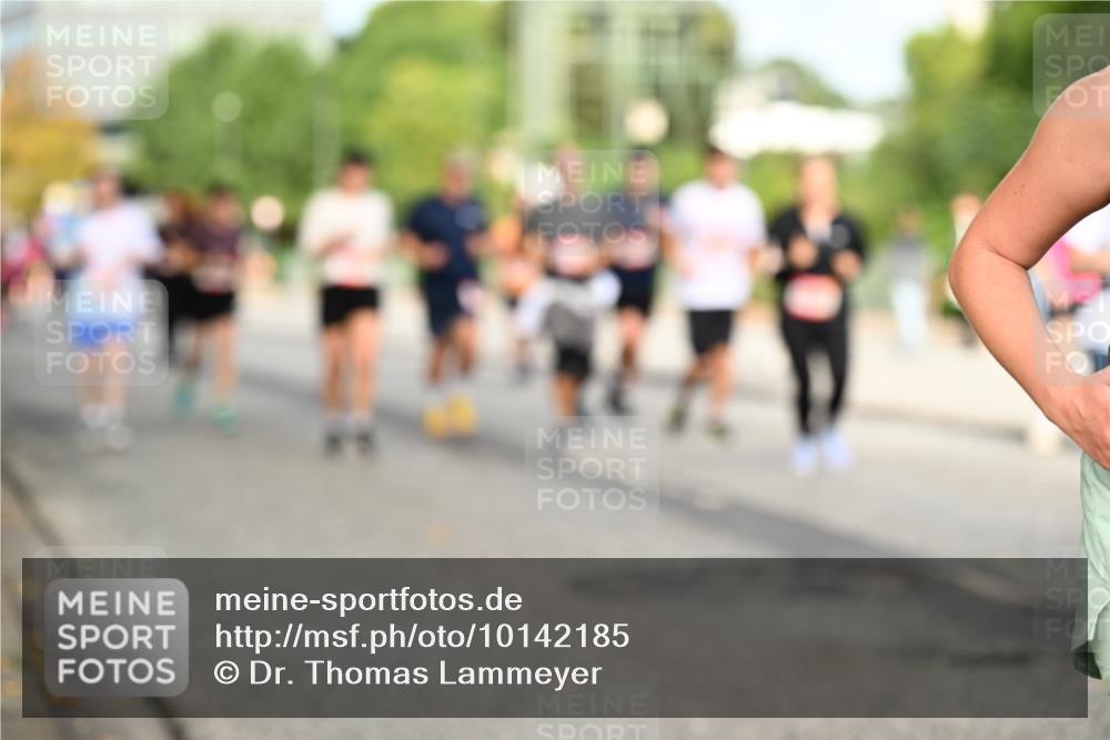 06.09.2026 - CURREX Alsterlauf Dr. Thomas Lammeyer http://msf.ph/oto/10142185 06.09.2026 10:11:36 Laufen  meine-sportfotos.de