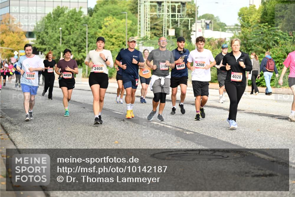 06.09.2026 - CURREX Alsterlauf Dr. Thomas Lammeyer http://msf.ph/oto/10142187 06.09.2026 10:11:36 Laufen 5859, 6058, 4455, 2408, 3454, 4645, 3260, 4056, 4028 meine-sportfotos.de