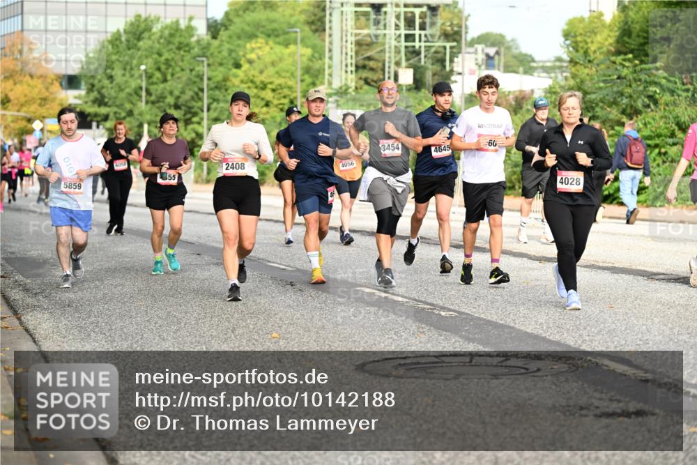 06.09.2026 - CURREX Alsterlauf Dr. Thomas Lammeyer http://msf.ph/oto/10142188 06.09.2026 10:11:36 Laufen 5859, 6058, 55, 2408, 3454, 4645, 60, 4056, 4028 meine-sportfotos.de