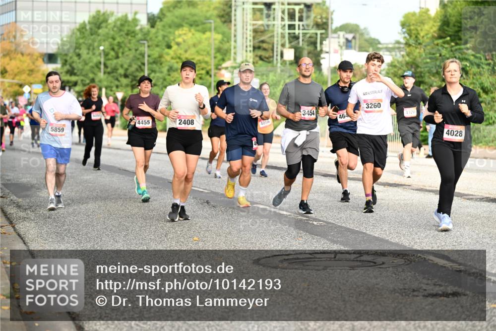 06.09.2026 - CURREX Alsterlauf Dr. Thomas Lammeyer http://msf.ph/oto/10142193 06.09.2026 10:11:37 Laufen 5859, 4455, 2408, 4056, 3454, 464, 3260, 4320, 4028 meine-sportfotos.de