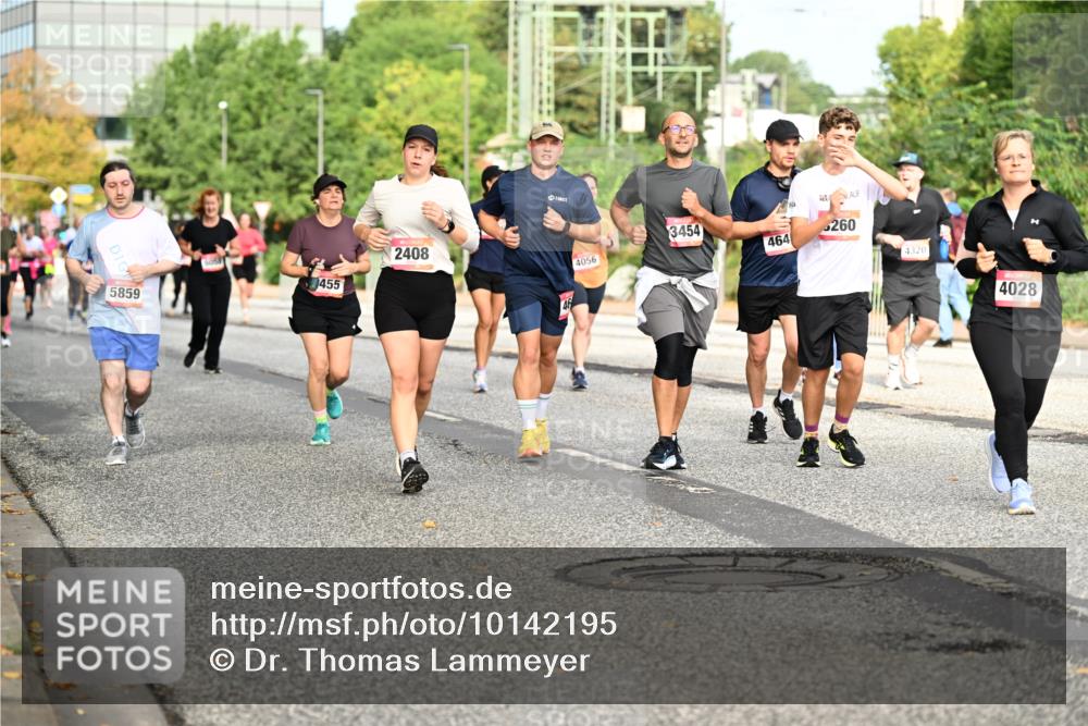 06.09.2026 - CURREX Alsterlauf Dr. Thomas Lammeyer http://msf.ph/oto/10142195 06.09.2026 10:11:37 Laufen 5859, 455, 2408, 46, 4056, 3454, 464, 260, 4320, 4028 meine-sportfotos.de