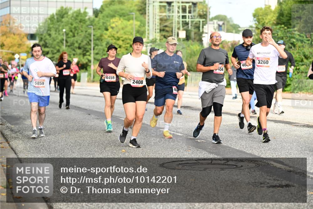 06.09.2026 - CURREX Alsterlauf Dr. Thomas Lammeyer http://msf.ph/oto/10142201 06.09.2026 10:11:38 Laufen 5859, 4455, 2408, 46, 46, 454, 3260, 4320 meine-sportfotos.de