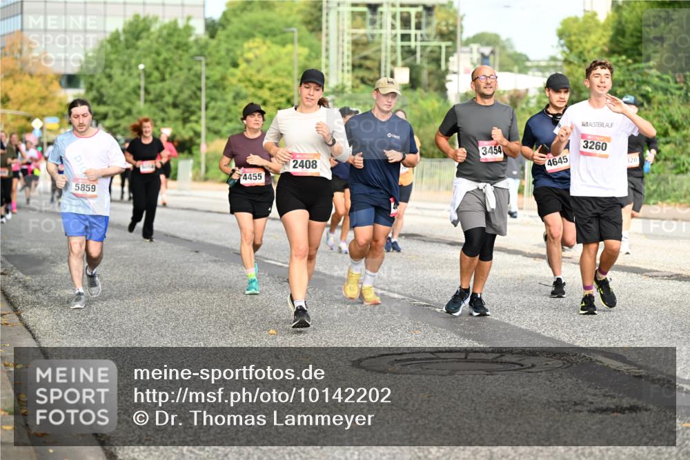 06.09.2026 - CURREX Alsterlauf Dr. Thomas Lammeyer http://msf.ph/oto/10142202 06.09.2026 10:11:38 Laufen 5859, 4455, 2408, 3454, 4645, 3260, 320 meine-sportfotos.de