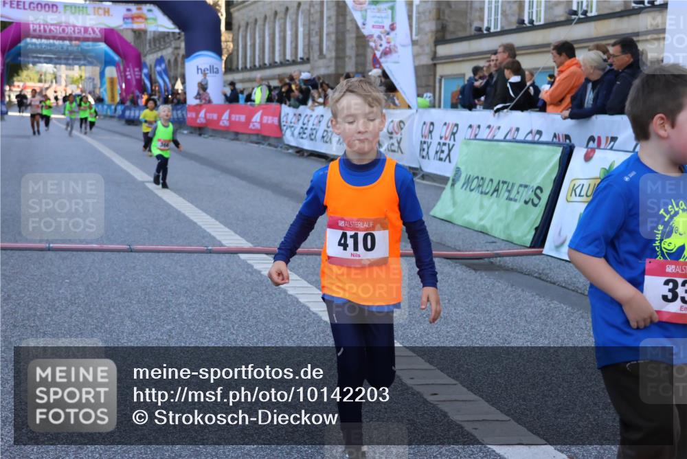 06.09.2026 - CURREX Alsterlauf Strokosch-Dieckow http://msf.ph/oto/10142203 06.09.2026 10:55:47 Ziel 237, 248, 335, 342, 366, 410, 8169 meine-sportfotos.de