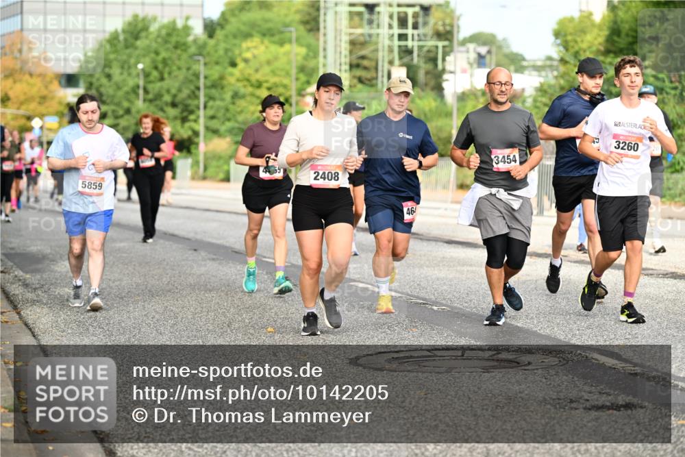 06.09.2026 - CURREX Alsterlauf Dr. Thomas Lammeyer http://msf.ph/oto/10142205 06.09.2026 10:11:38 Laufen 5859, 2408, 3454, 3260, 46 meine-sportfotos.de