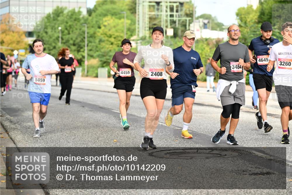 06.09.2026 - CURREX Alsterlauf Dr. Thomas Lammeyer http://msf.ph/oto/10142209 06.09.2026 10:11:38 Laufen 5859, 4455, 2408, 3454, 4645, 3260 meine-sportfotos.de