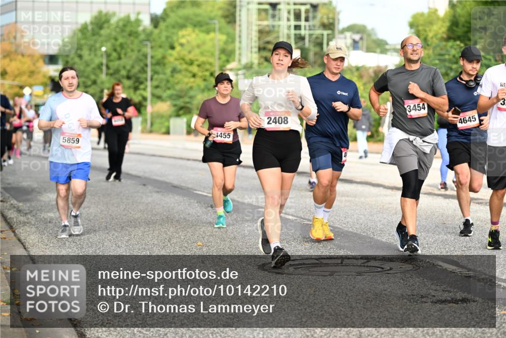 06.09.2026 - CURREX Alsterlauf Dr. Thomas Lammeyer http://msf.ph/oto/10142210 06.09.2026 10:11:39 Laufen 5859, 4455, 2408, 3454, 4645 meine-sportfotos.de