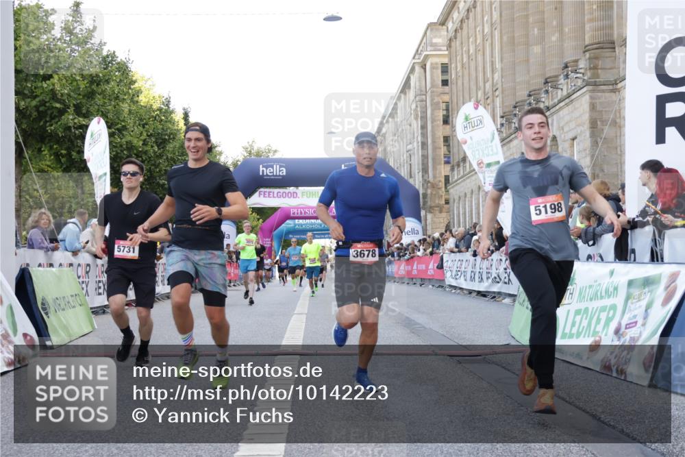 06.09.2026 - CURREX Alsterlauf Yannick Fuchs http://msf.ph/oto/10142223 06.09.2026 09:46:55 Ziel 2072, 3678, 4311, 4460, 5198, 5731, 6162, 6255, 8092 meine-sportfotos.de