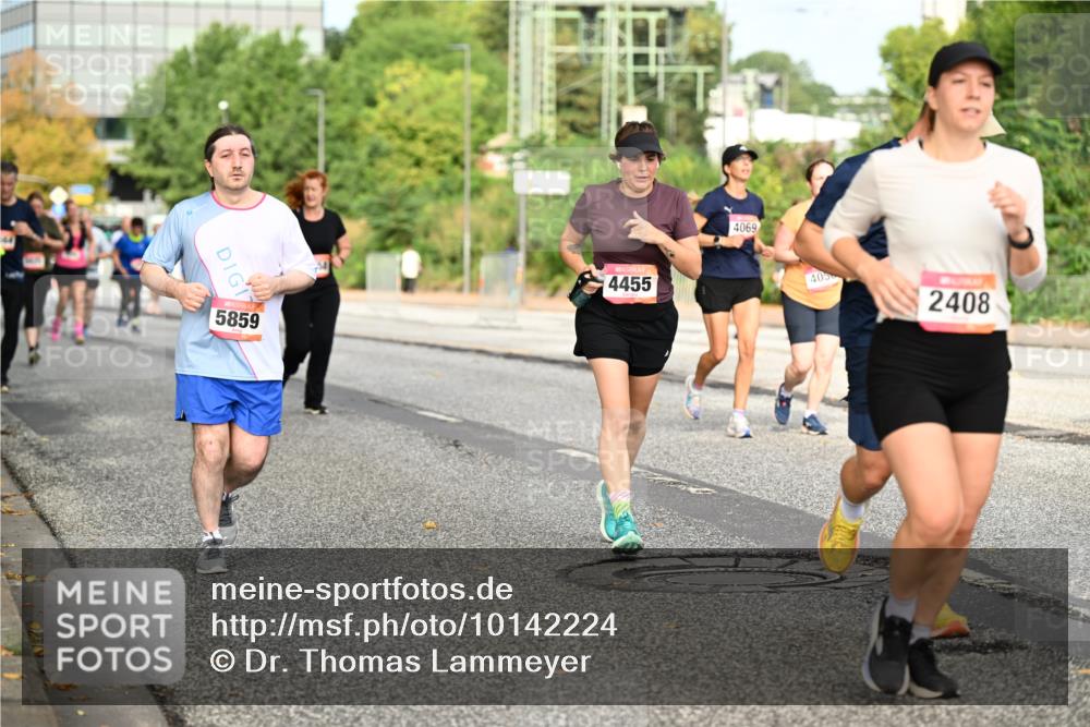 06.09.2026 - CURREX Alsterlauf Dr. Thomas Lammeyer http://msf.ph/oto/10142224 06.09.2026 10:11:40 Laufen 5859, 4455, 4069, 405, 2408 meine-sportfotos.de