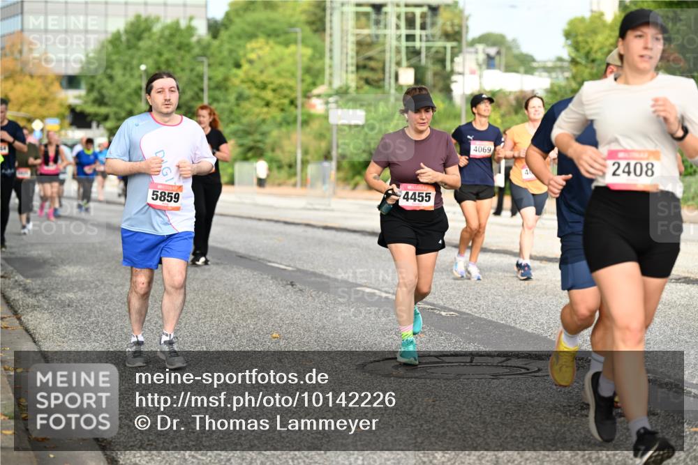 06.09.2026 - CURREX Alsterlauf Dr. Thomas Lammeyer http://msf.ph/oto/10142226 06.09.2026 10:11:40 Laufen 4455, 5859, 4069, 2408 meine-sportfotos.de