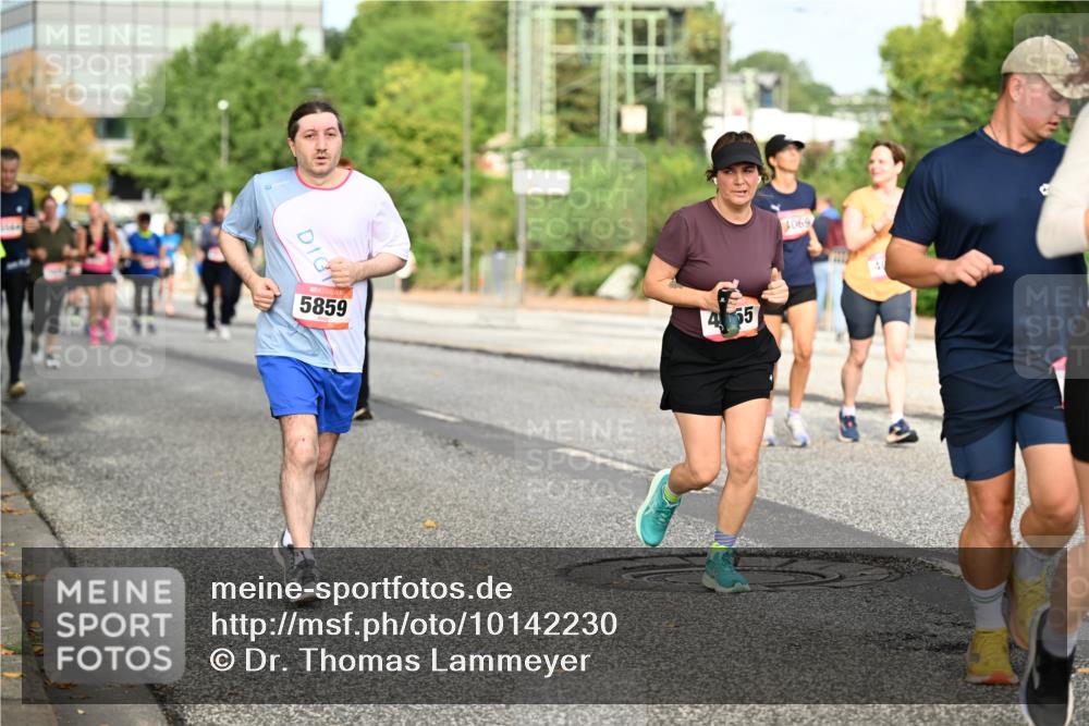 06.09.2026 - CURREX Alsterlauf Dr. Thomas Lammeyer http://msf.ph/oto/10142230 06.09.2026 10:11:40 Laufen 5859, 455, 069 meine-sportfotos.de