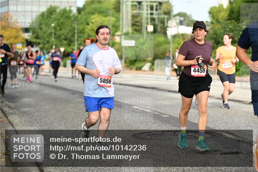 06.09.2026 - CURREX Alsterlauf Dr. Thomas Lammeyer http://msf.ph/oto/10142236 06.09.2026 10:11:41 Laufen 5859, 4455, 4056 meine-sportfotos.de