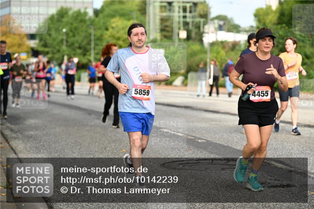06.09.2026 - CURREX Alsterlauf Dr. Thomas Lammeyer http://msf.ph/oto/10142239 06.09.2026 10:11:41 Laufen 5859, 4455, 4056 meine-sportfotos.de