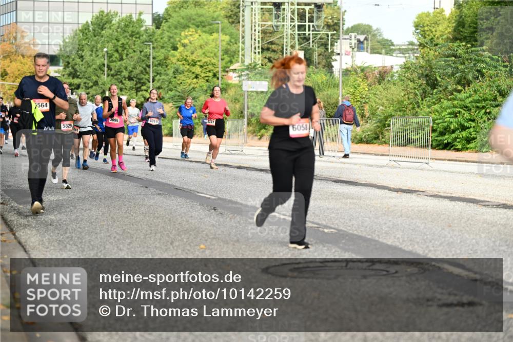 06.09.2026 - CURREX Alsterlauf Dr. Thomas Lammeyer http://msf.ph/oto/10142259 06.09.2026 10:11:43 Laufen 564, 2098, 4019, 2737, 5825, 6051 meine-sportfotos.de