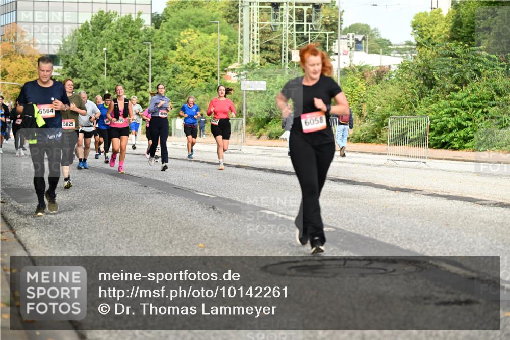 06.09.2026 - CURREX Alsterlauf Dr. Thomas Lammeyer http://msf.ph/oto/10142261 06.09.2026 10:11:44 Laufen 5564, 4019, 282098, 5825, 2737, 6058 meine-sportfotos.de
