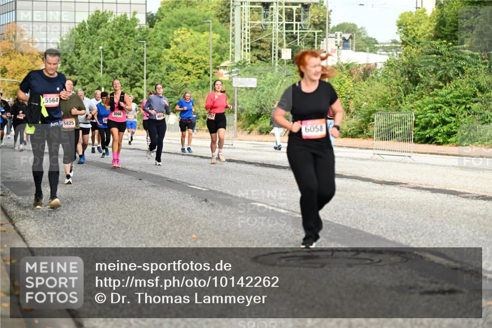 06.09.2026 - CURREX Alsterlauf Dr. Thomas Lammeyer http://msf.ph/oto/10142262 06.09.2026 10:11:44 Laufen 5564, 2098, 4019, 2737, 28, 5825, 6058 meine-sportfotos.de