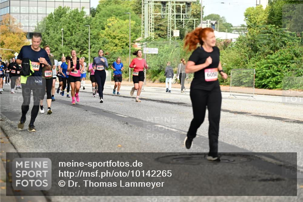 06.09.2026 - CURREX Alsterlauf Dr. Thomas Lammeyer http://msf.ph/oto/10142265 06.09.2026 10:11:44 Laufen 564, 5825, 28098, 4019, 2737, 2737, 6051 meine-sportfotos.de